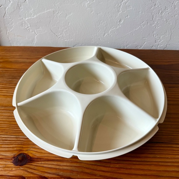 Vintage White Tupperware Relish Tray with Lid & Center Dip Bowl - Picture 9 of 14